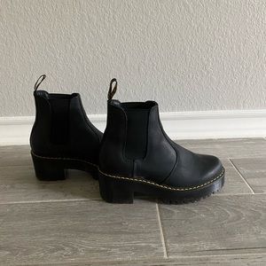 Dr. Martens Rometty Wyoming Leather Platform Chelsea Boots